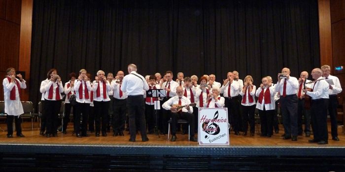 Mundharmonikagruppe Euskirchen auf großer Bühne in Bad Godesberg