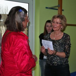 Spendenübergabe (Agi Hüllbrock und Helga Bungart)